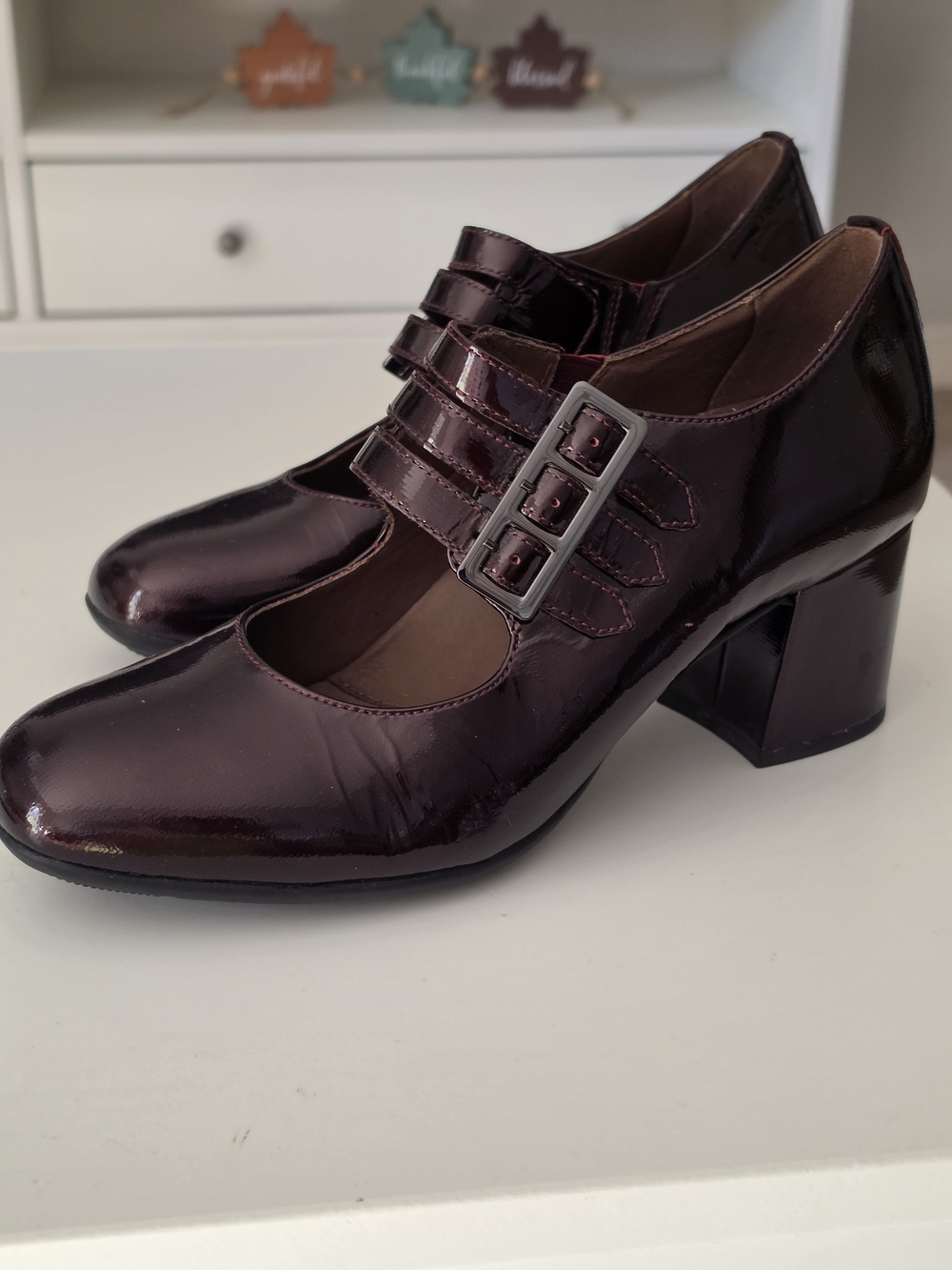 Earthies Patent Triple-Strap Block Heel Pumps in Wine